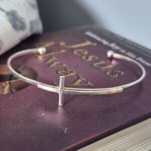 Simply Styled Sterling Silver Cross Bracelet